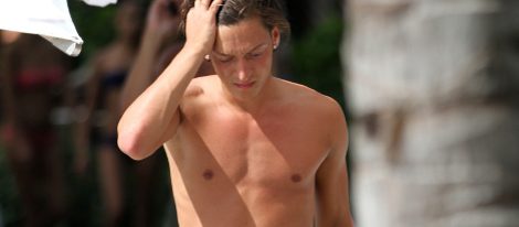 Mesut Özil sin camiseta