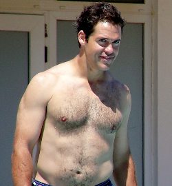 Luís Alfonso de Borbón sin camiseta