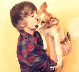 Justin Bieber y un perro