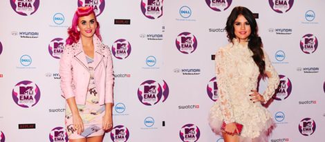 Irina Shayk, Bar Refaeli, Selena Gomez y Justin Bieber protagonizan la alfombra rosa de los MTV EMA 2011