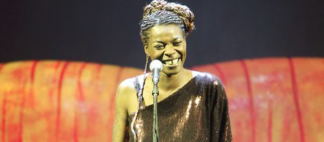 Concha Buika cantando en la gala Help