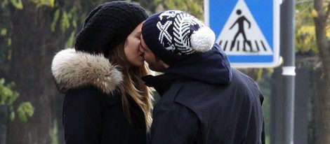 Blanca Suárez y Miguel Ángel Silvestre, dos enamorados que se divierten patinando