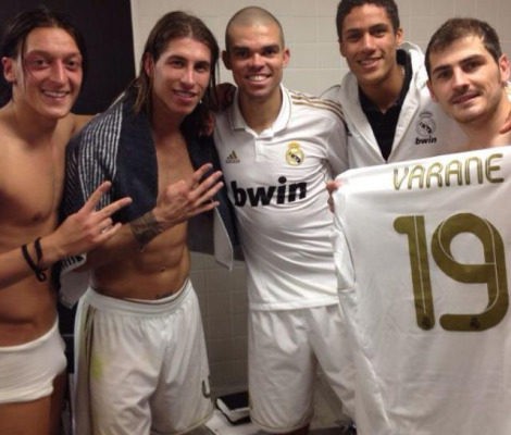 Mesut Ozil en calzoncillos