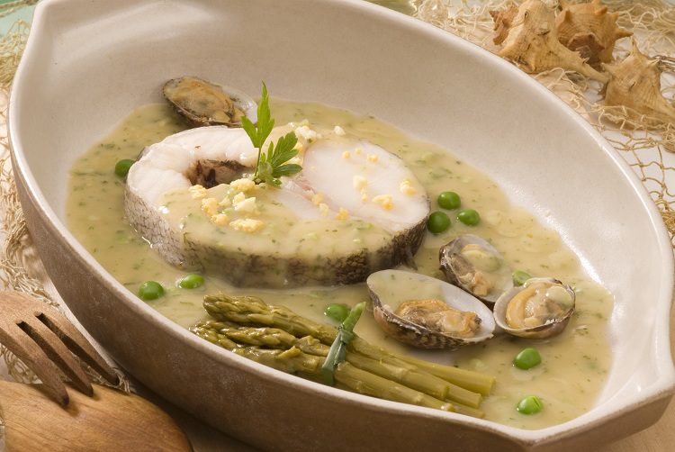 La merluza en salsa verde es un plato delicioso