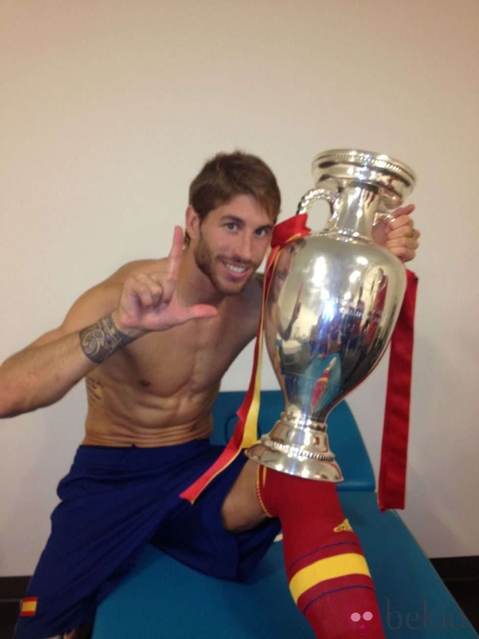 Sergio Ramos dedicando la Eurocopa 2012 a Lara Álvarez