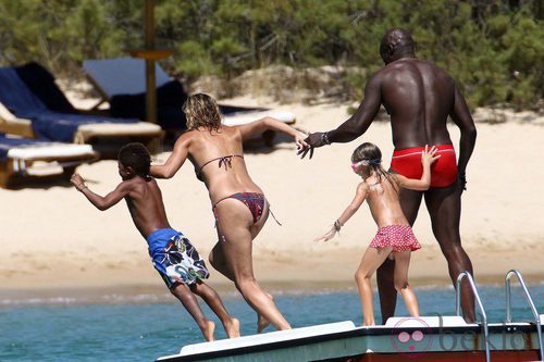 Heidi Klum y Seal se lanzan al agua con sus hijos en Porto Cervo