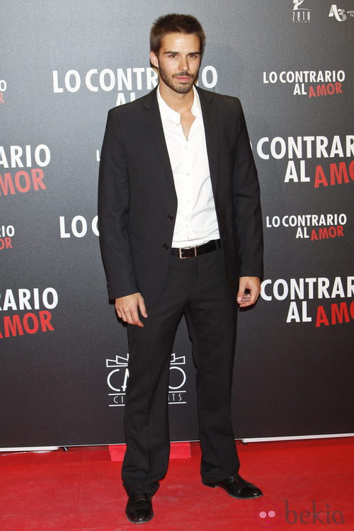 Álex Barahona en el estreno de 'Lo contrario al amor' en Madrid
