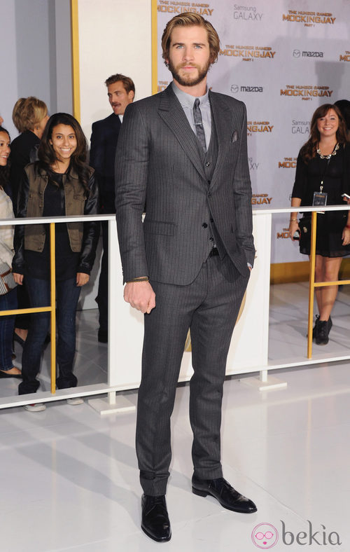Liam Hemsworth en el estreno de 'Los Juegos del Hambre: Sinsajo Parte 1' en Los Ángeles