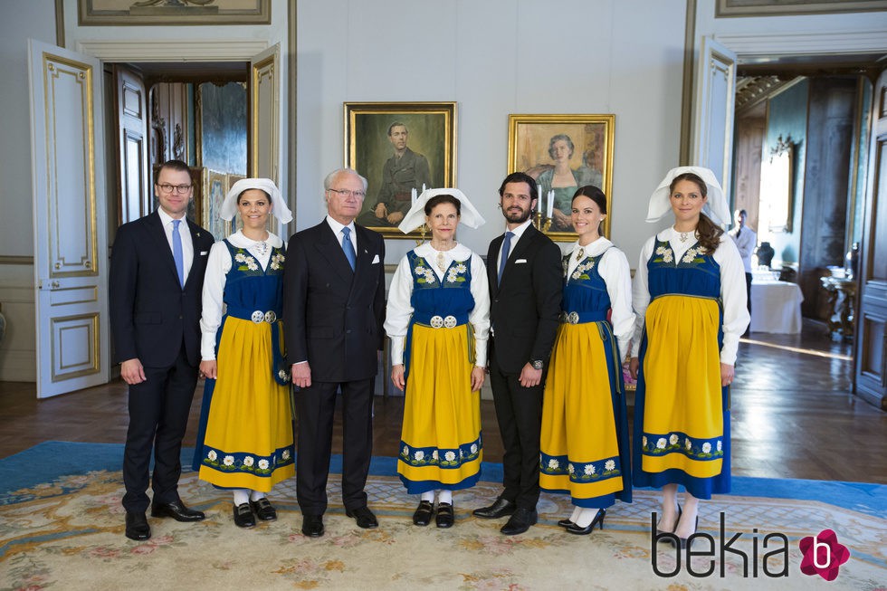 75647_familia-real-sueca-dia-nacional-suecia-2015.jpg