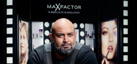 Maquillador profesional de Max Factor