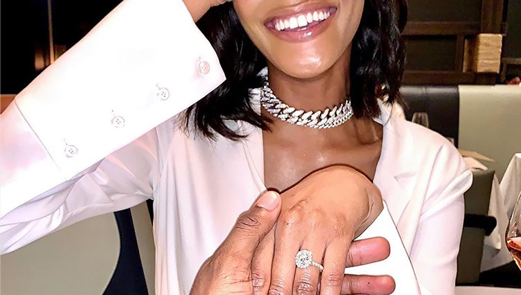 Jordan Dunn mostrando su anillo de compromiso| Foto: Instagram