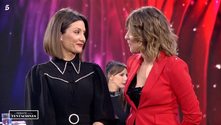 Nagore Robles y Sandra Barneda en le plató de 'La Isla de las Tentaciones' | Foto: Telecinco.es