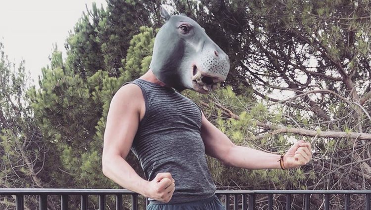 Dani Rovira, muy divertido anunciando que ha terminado la quimioterapia | Foto: Instagram