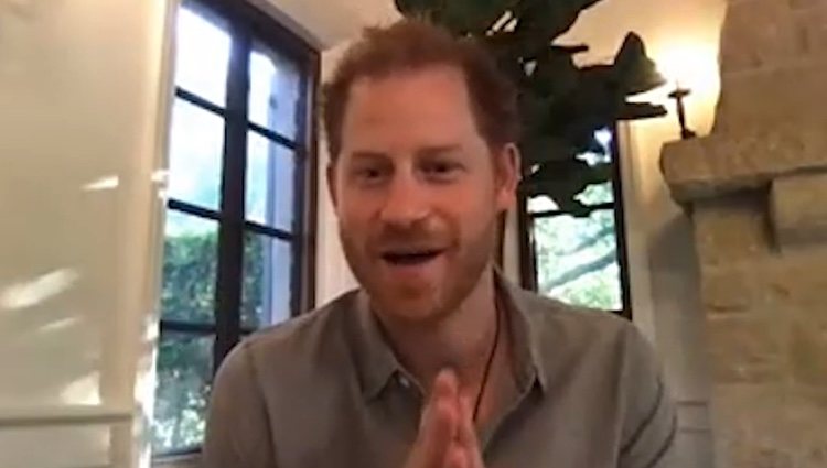 El Príncipe Harry hablando de jugar al rugby con su hijo Archie Harrison