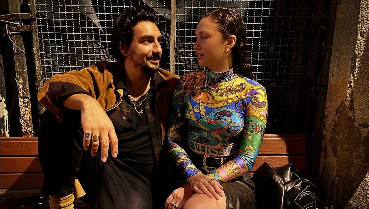 Melisa Senolsun junto a su novio Umut Evergen | Foto: Instagram