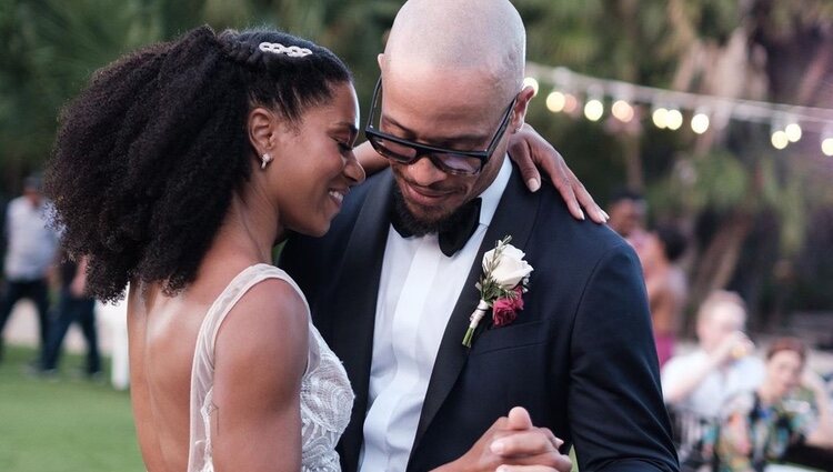 Kelly McCreary y Pete Chatmon el día de su boda / Foto: Instagram