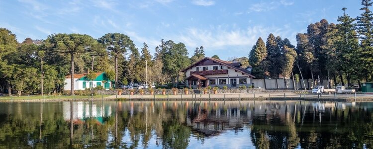 En el lago Joaquina Rita Bier se celebran bailes y se lanzan fuegos artificiales