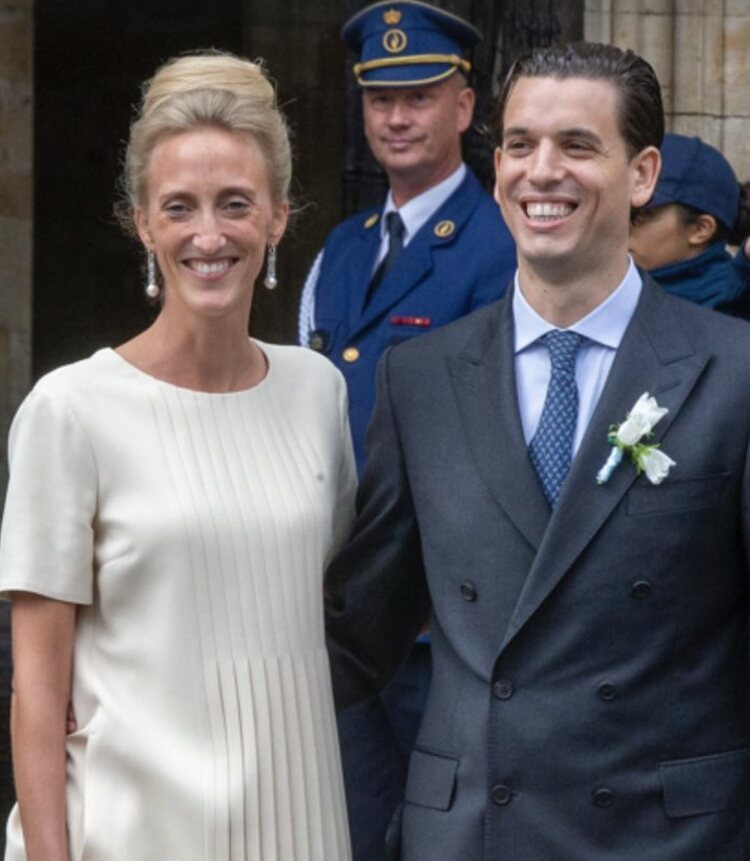 María Laura de Bélgica y William Isvy en su primera ceremonia civil | Foto: Instagram