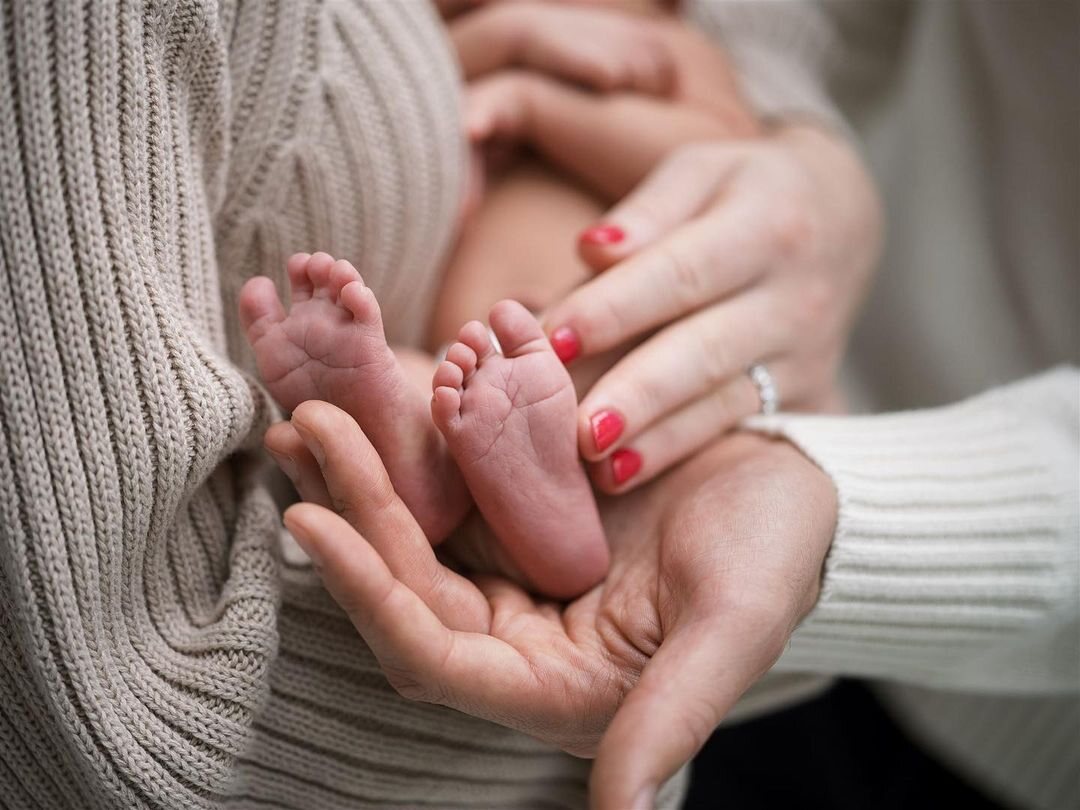 Los recién estrenados papás anunciando el nacimiento de su bebé/ Foto: Instagram