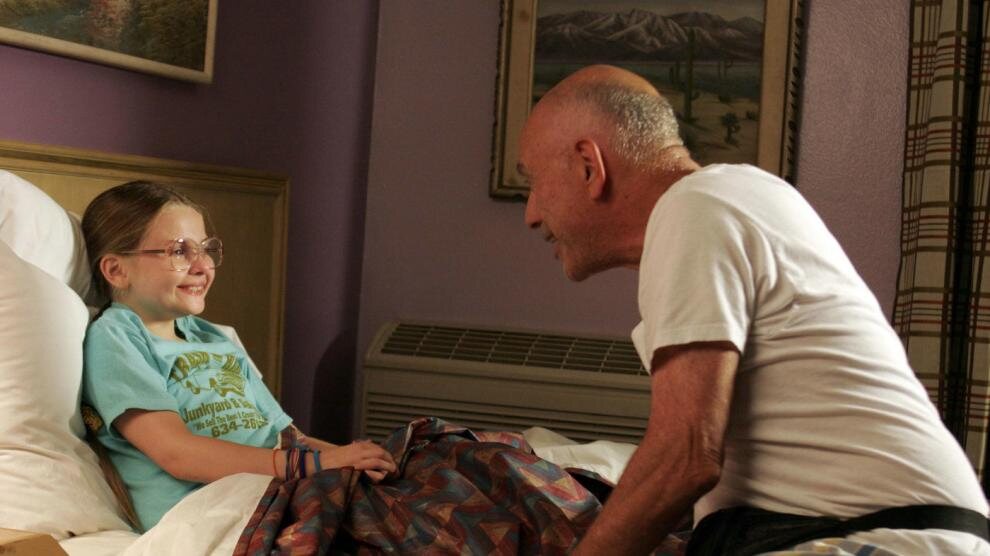 Alan Arkin en un fotograma de 'Pequeña Miss Sunshine'