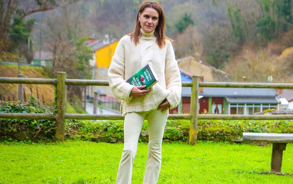 Leticia Sierra en el Valle de Turón, escenario de su novela
