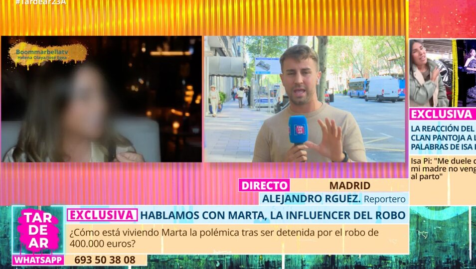 Alejandro Rodríguez, periodista en 'Tardear', habla por teléfono con la influencer