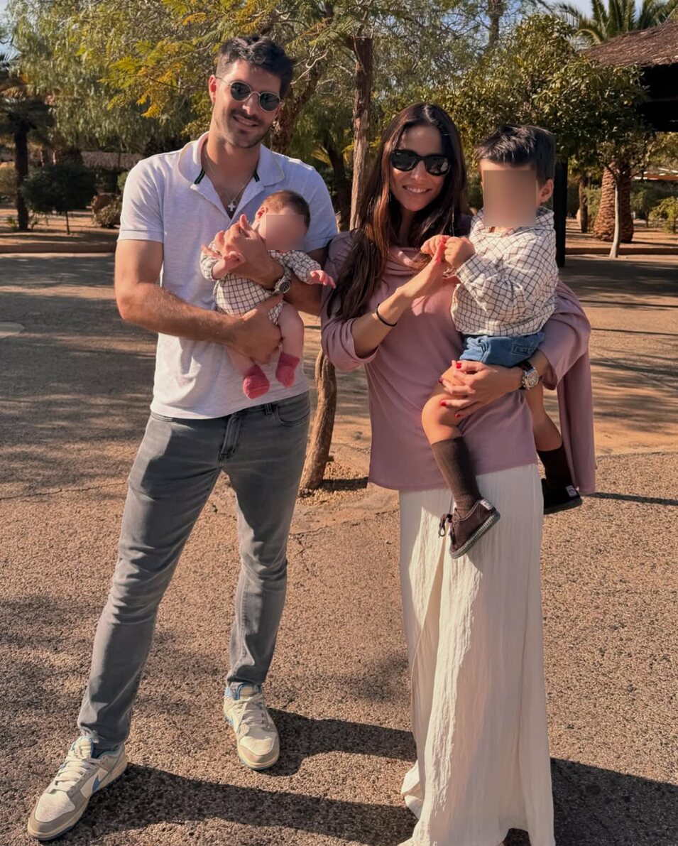 Lucía Villalón y Gonzalo Melero con sus hijo Diego y Lucas | Instagram