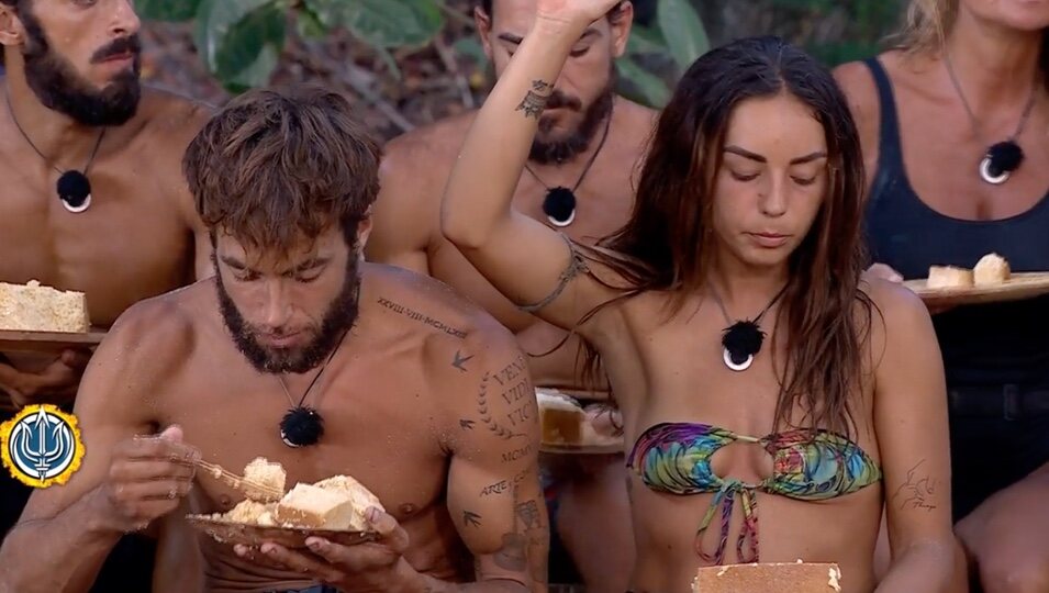 Montoya come flan mientras Carmen llora desconsolada | Foto: telecinco.es