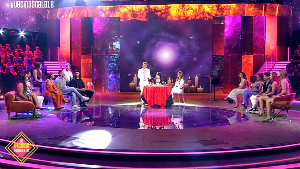 Suso Álvarez se abre en canal sobre la posibilidad de ser padre con Marieta en 'Los vecinos de la casa de al lado' | telecinco.es