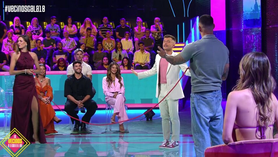 Maica y Barranco participan en el juego respondiendo preguntas personales l Foto: Telecinco.es