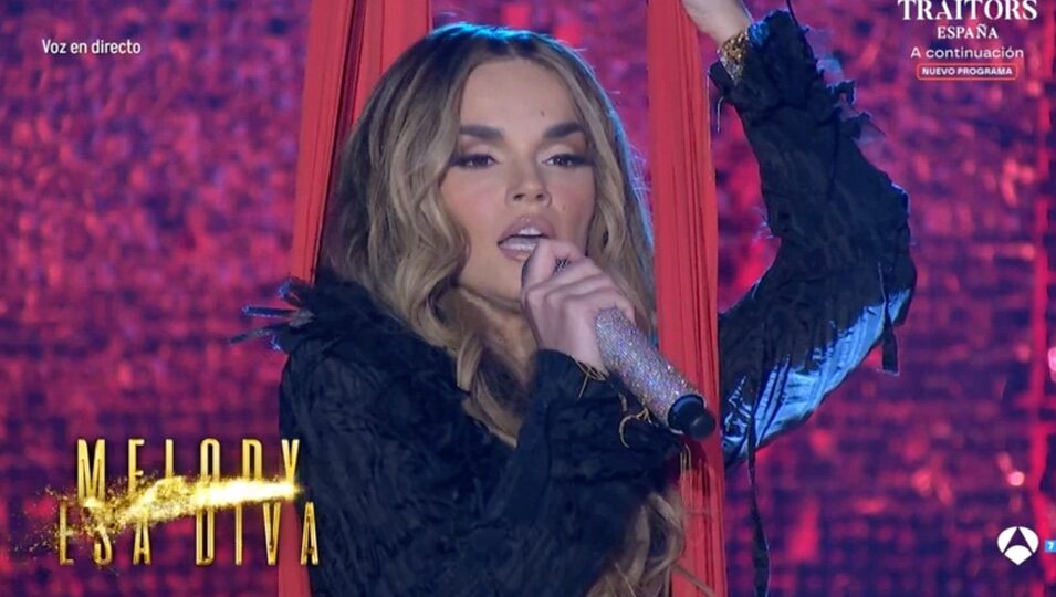 Melody en el columpio | Foto: Antena 3