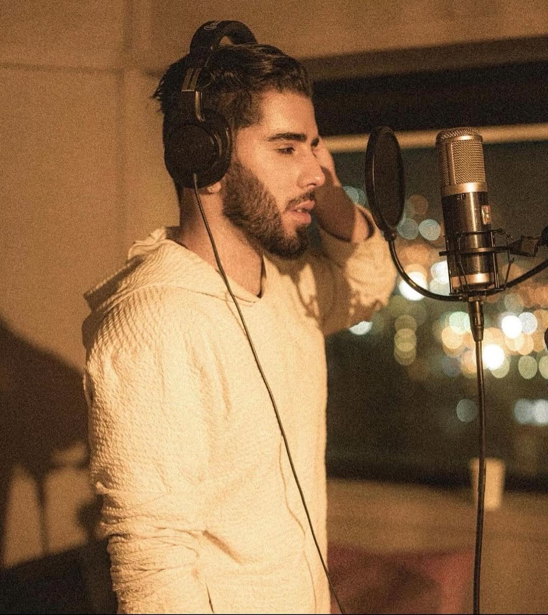 Tega fusiona ritmos urbanos y emociones profundas que harán bailar y cantar l Foto: Instagram