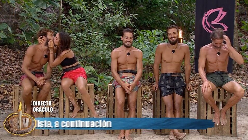 Los supervivientes sellan las paces con muchos besos l Foto: Telecinco.es