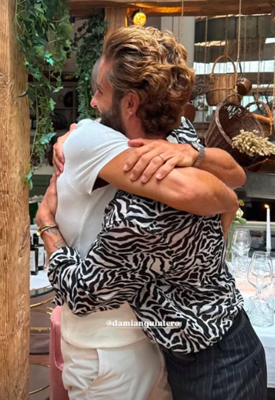 Pelayo y Damián se abrazan | Instagram