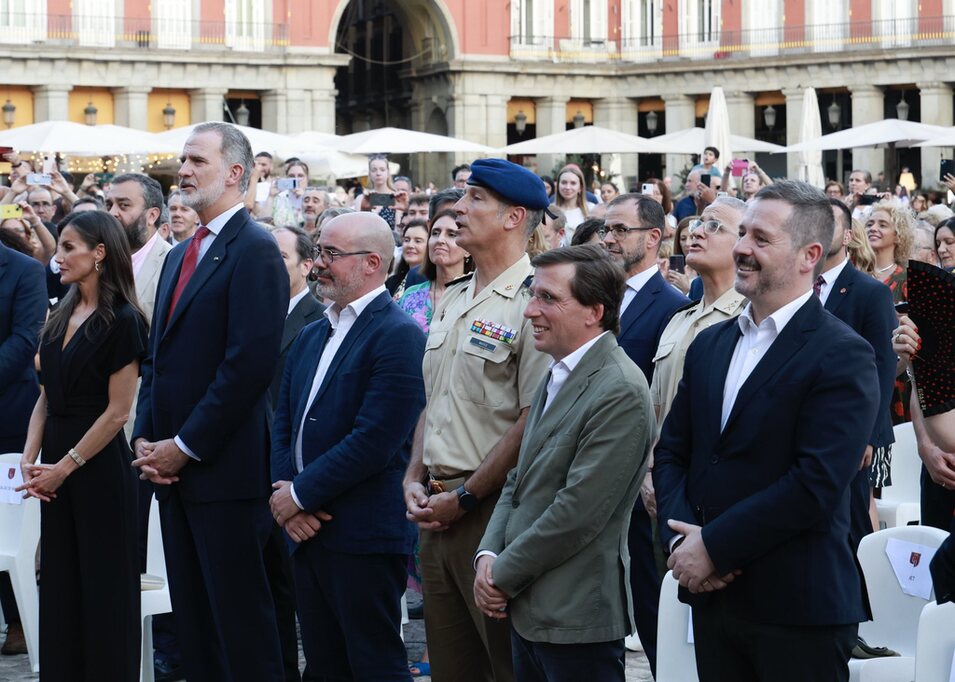 Los Reyes asisten, en la Plaza Mayor de Madrid, al último de los conciertos que la Unidad de Música de la Guardia | Casa Real