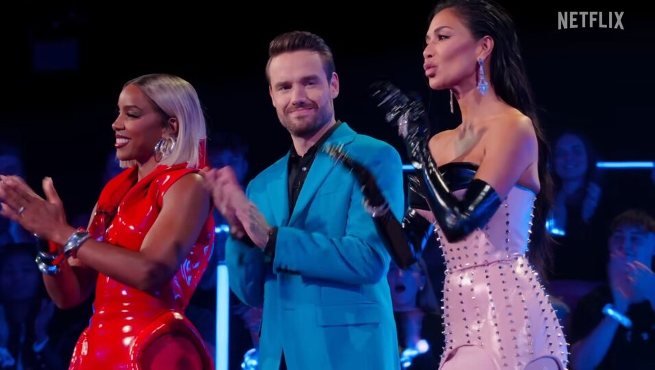 Liam Payne con sus compañeras en 'Building the band' | Netflix