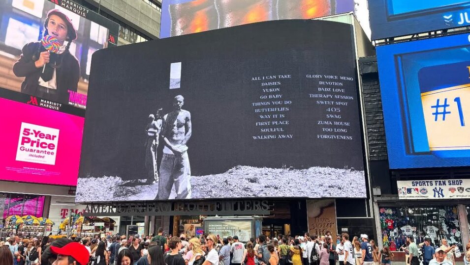 El nuevo álbum de Justin Bieber en la pantalla de Times Square | Foto: Instagram