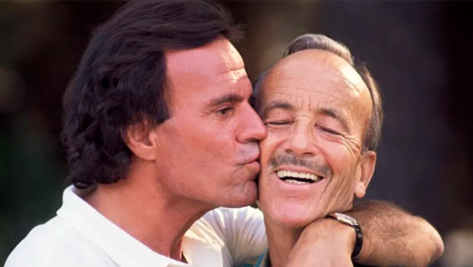 Julio Iglesias con su padre Papuchi | Telecinco.es