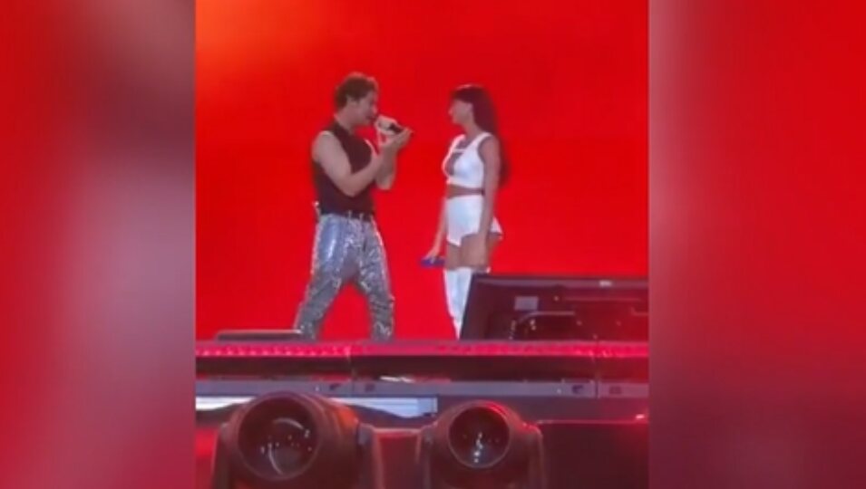 Aitana en su primer concierto en el Metropolitano con David Bisbal | Foto: Telecinco.es