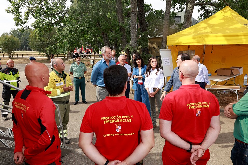 Los Kings visitan Zamora para apoyar a los afectados por incendios | Sm el rey