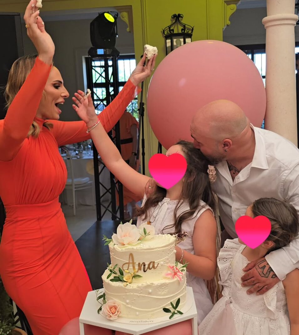 Kiko Rivera felicitando a su hija por su comunión |Foto: Instagram