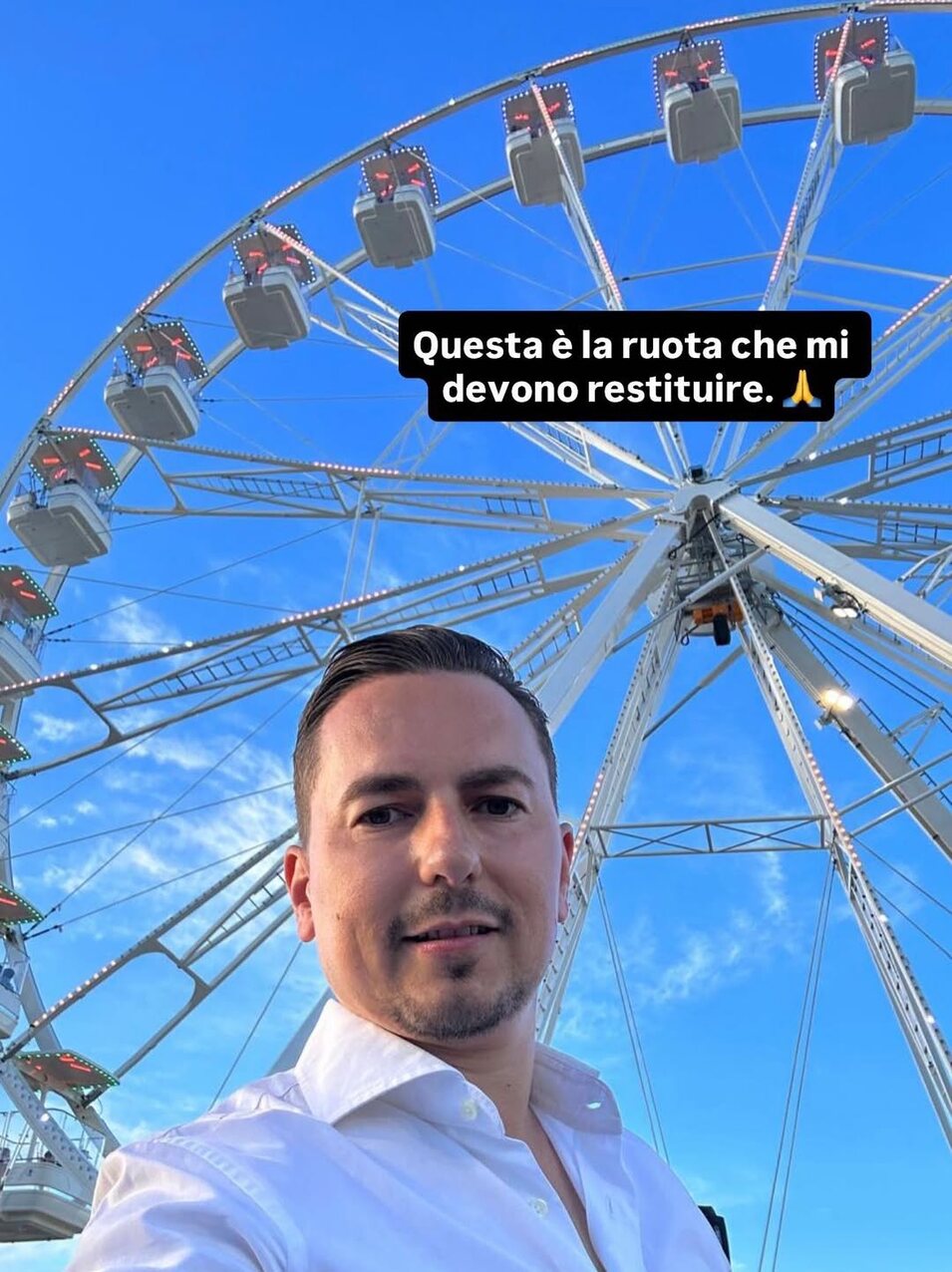 Jorge Lorenzo alertando sobre su noria a los clientes para que no monten en ella | Foto: Instagram