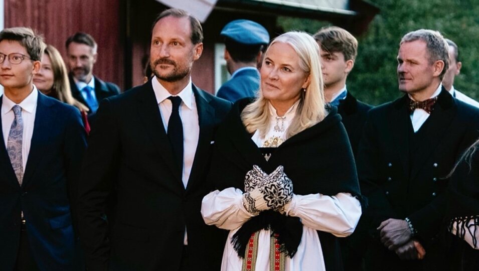 Mette-Marit y Haakon durante la visita / Fotografía: Casa Real Noruega