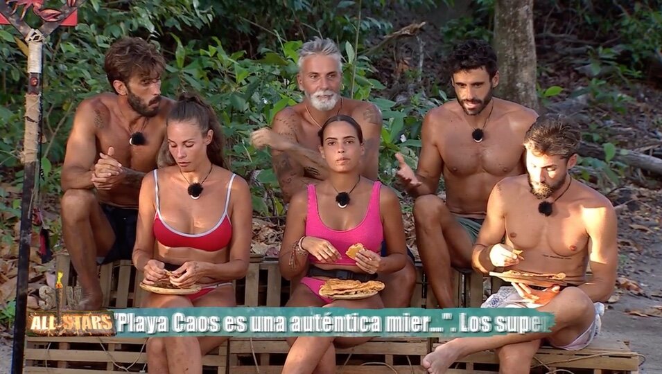 Concursantes de 'SV All Stars 2025' en el oráculo / Fotografía: Telecinco