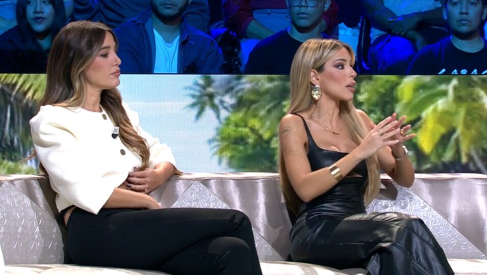 Oriana Marzoli junto a la novia actual de Iván González, Teresa Bass en el paltó de 'SV All Stars' | Foto: Telecinco.es