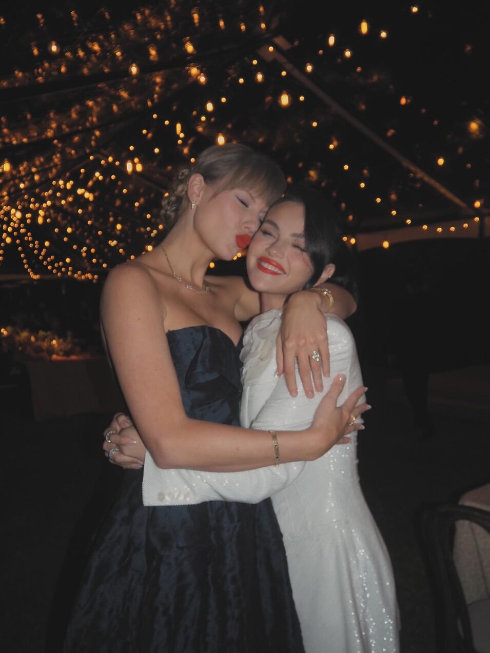 Taylor Swift y Selena Gomez en su boda | Instagram