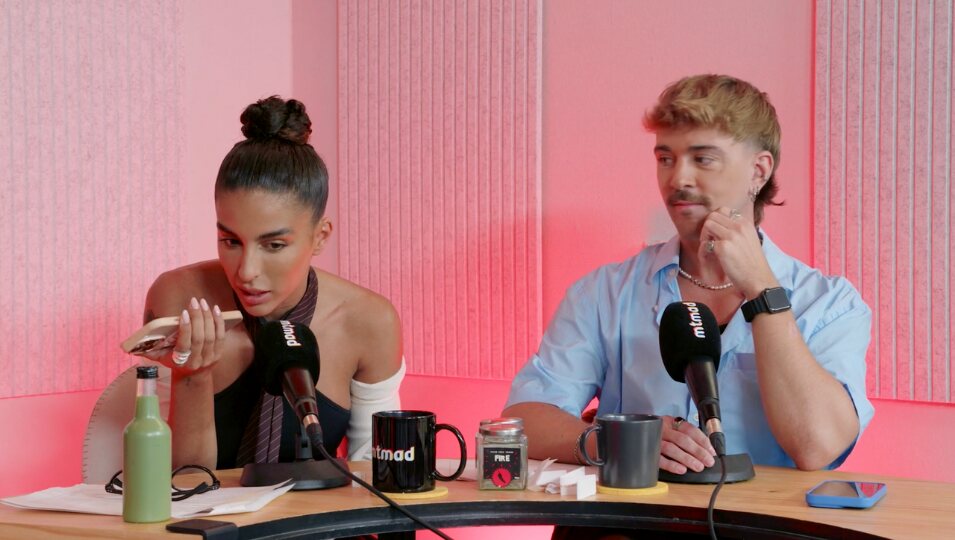 Zoe Bayona llama al tatuador de Victoria Federica en directo 'En Todas las salsas' | Foto: Telecinco.es