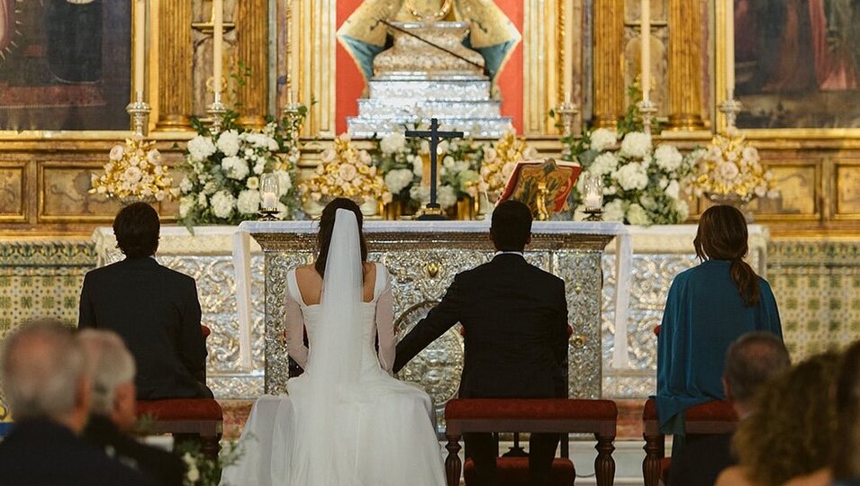 Alberto Herrera y Blanca Llandres en el altar | Fotografía: RRSS