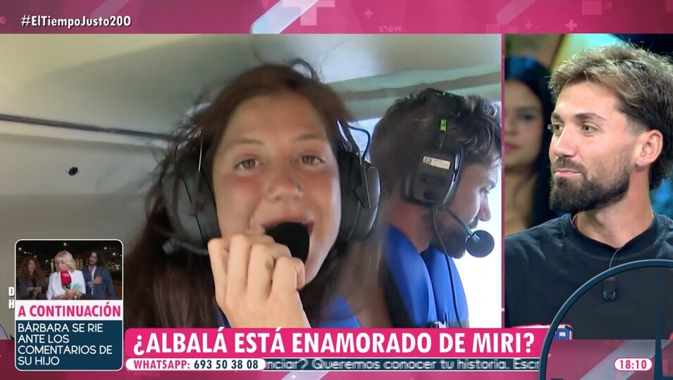 Alejandro viendo sus imágenes con Miri | Fotografía: Telecinco