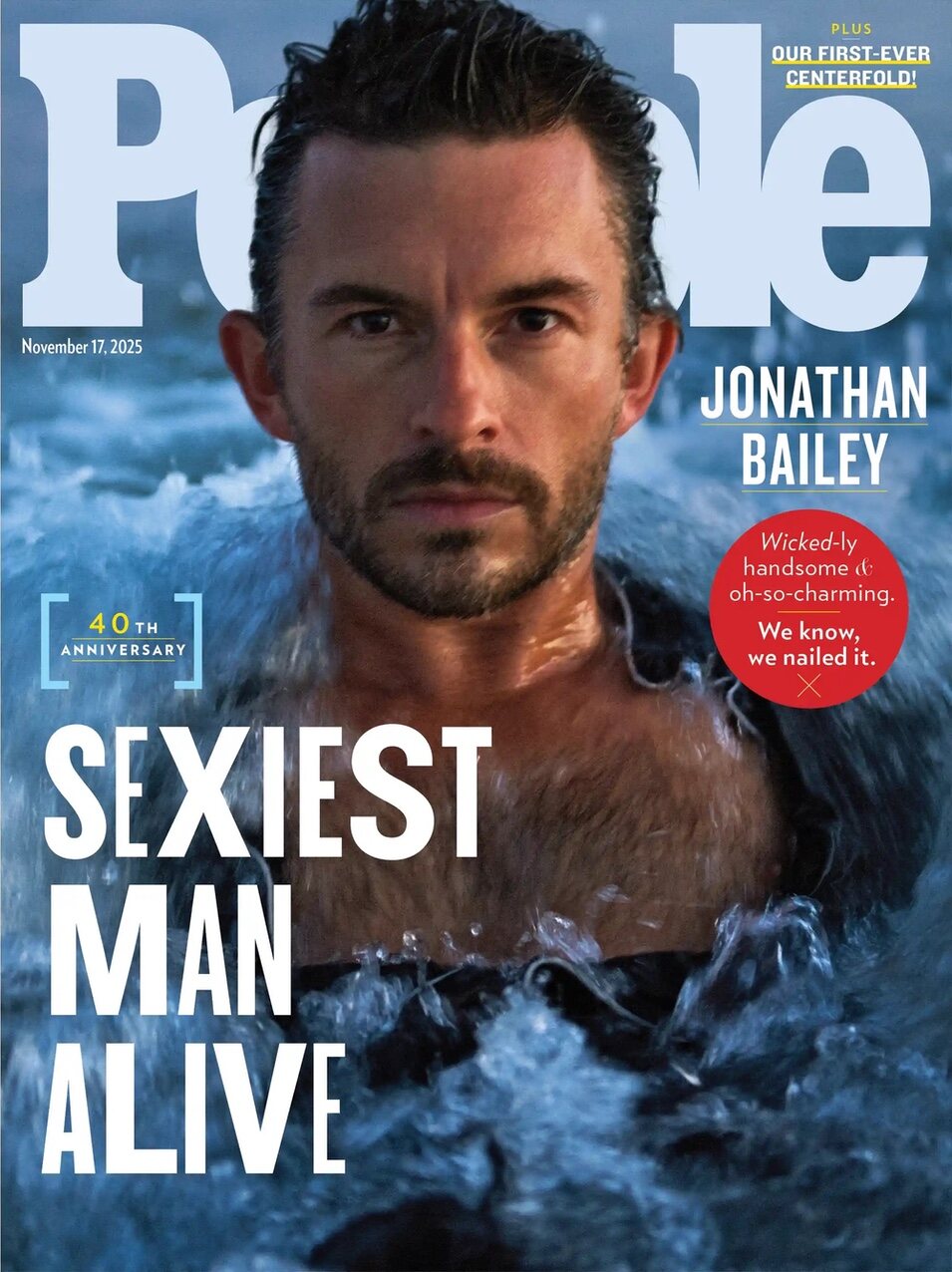 Una de las portadas de la revista People con Jonathan Bailey